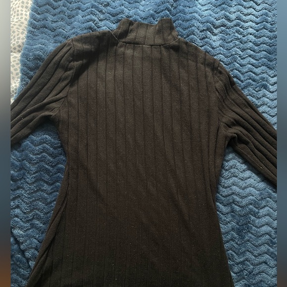 black turtleneck with stripe - Picture 2 of 3